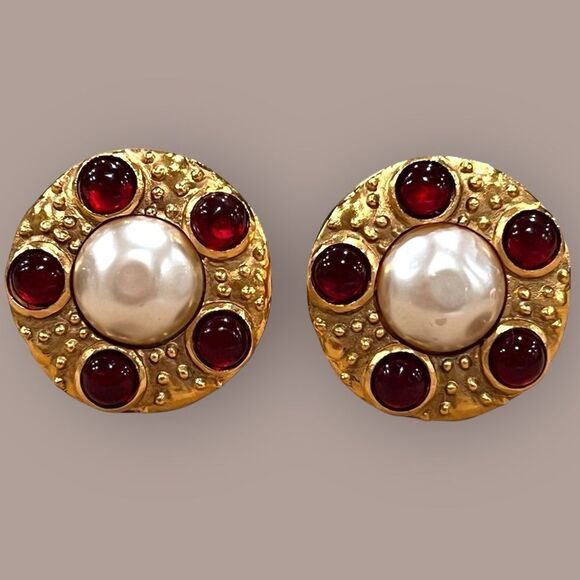 Chanel Vintage Gripoix GP Faux Pearl Earrings - Picture 1 of 5